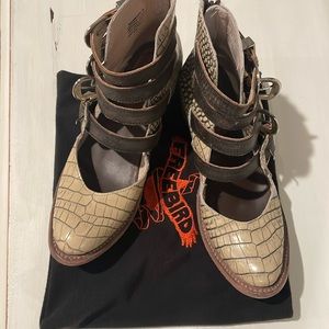 Freebird boots, Scarlett size 9, beige